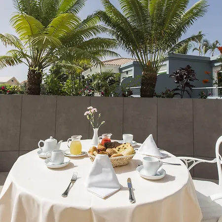 Adrian Colon Guanahani Adultos Only