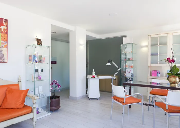 Adrian Colon Guanahani Adultos Only