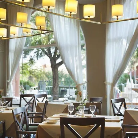 アドリアン ホテルス コロン グアナハニ（大人専用）