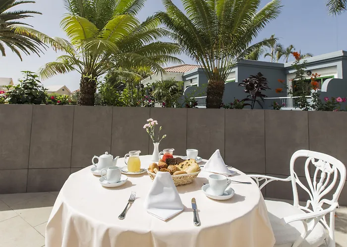 Adrian Colon Guanahani Adultos Only